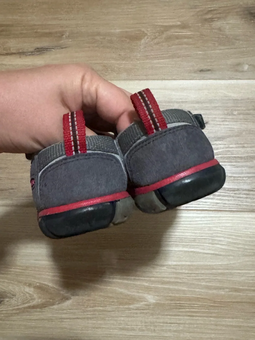 KEEN Kids Seacamp II CNX Water Sandals Magnet Gray Red Size US 9 / EU 25-26